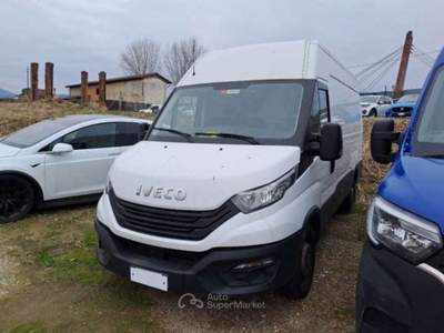 Iveco Daily Daily 35S14NV 3520L H2 - GK255ZR Bianco usata Basiliano