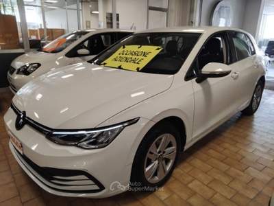 Volkswagen Golf 2.0 TDI 115 CV SCR Life Bianco usata Vigevano