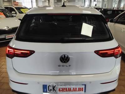 Volkswagen Golf 2.0 TDI 115 CV SCR Life Bianco usata Vigevano
