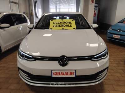 Volkswagen Golf 2.0 TDI 115 CV SCR Life Bianco usata Vigevano