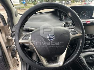 Lancia Ypsilon LANCIA Ypsilon 1.2 69 CV 5 porte GPL Ecochic Gold Bianco usata Abano Terme