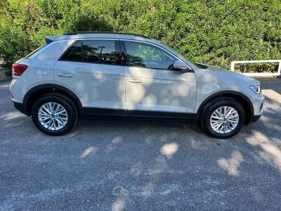 Volkswagen T-Roc Life Beige usata San Giuseppe Vesuviano