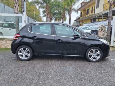 Peugeot 208 5 porte Allure Nero usata San Giuseppe Vesuviano