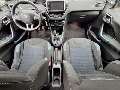 Peugeot 208 5 porte Allure Nero usata San Giuseppe Vesuviano