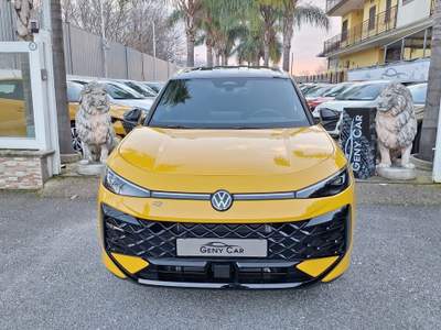 Volkswagen T-Roc NEW T-ROC 1.5 eTSI R-LINE ACT 150CV DSG Giallo usata San Giuseppe Vesuviano