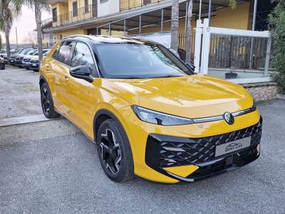 Volkswagen T-Roc NEW T-ROC 1.5 eTSI R-LINE ACT 150CV DSG Giallo usata San Giuseppe Vesuviano