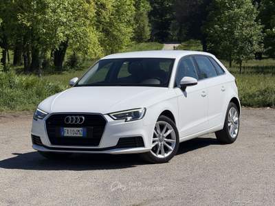 Audi A3 Sportback 30 1.6 tdi Sport 116cv s-tronic Bianco usata Torino