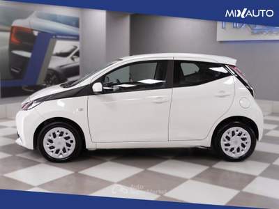 Toyota Aygo X 1.0 X-Cool 5 Porte 69CV EU6 Bianco usata Latina