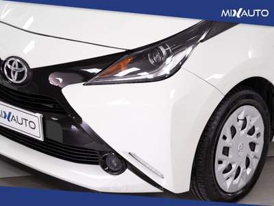Toyota Aygo X 1.0 X-Cool 5 Porte 69CV EU6 Bianco usata Latina
