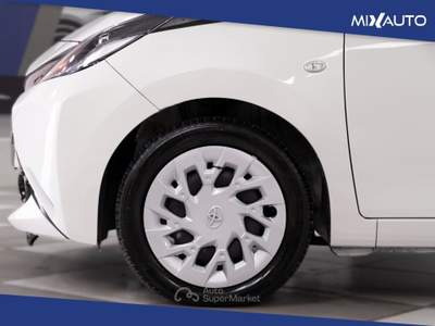 Toyota Aygo X 1.0 X-Cool 5 Porte 69CV EU6 Bianco usata Latina