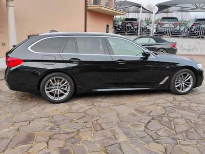 BMW Serie 5 520d d 48V xDrive Touring Msport Nero usata Monselice