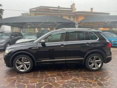 Volkswagen Tiguan 2.0 TDI 200 CV SCR DSG 4MOTION R-Line Nero usata Monselice
