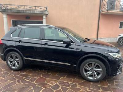 Volkswagen Tiguan 2.0 TDI 200 CV SCR DSG 4MOTION R-Line Nero usata Monselice