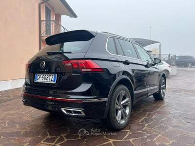 Volkswagen Tiguan 2.0 TDI 200 CV SCR DSG 4MOTION R-Line Nero usata Monselice