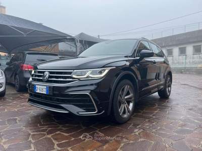 Volkswagen Tiguan 2.0 TDI 200 CV SCR DSG 4MOTION R-Line Nero usata Monselice