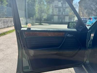 Mercedes-Benz Classe E E 200 OLDTIMER GIA' ASI - 1991 Oro usata Salerno