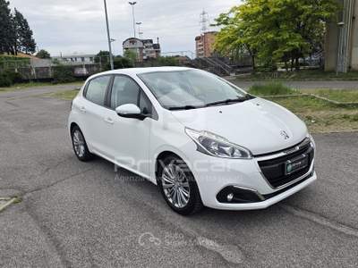 Peugeot 208 PEUGEOT 208 1° serie PureTech 82 Stop&Start 5 porte Active Bianco usata Gallarate