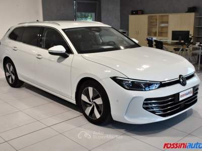 Volkswagen Passat 2.0 TDI 150 CV DSG ELEGANCE MATRIX LED - BAULE ELE Bianco usata Quinzano D'oglio