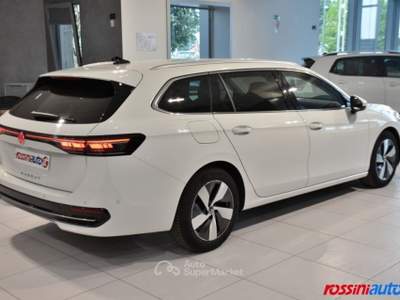 Volkswagen Passat 2.0 TDI 150 CV DSG ELEGANCE MATRIX LED - BAULE ELE Bianco usata Quinzano D'oglio