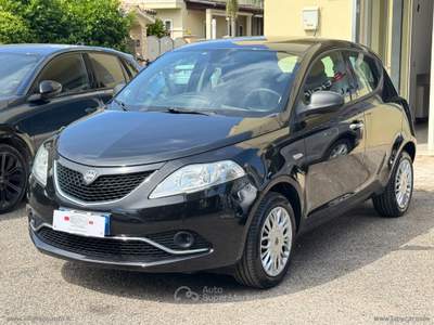 Lancia Ypsilon Ypsilon 1.2 69 CV 5p. GPL Ecochic Silver Nero usata Bernalda