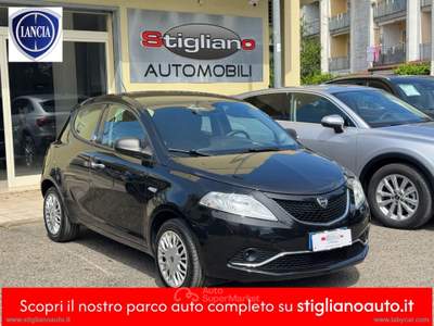 Lancia Ypsilon Ypsilon 1.2 69 CV 5p. GPL Ecochic Silver Nero usata Bernalda