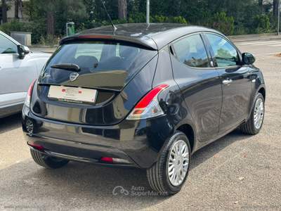 Lancia Ypsilon Ypsilon 1.2 69 CV 5p. GPL Ecochic Silver Nero usata Bernalda