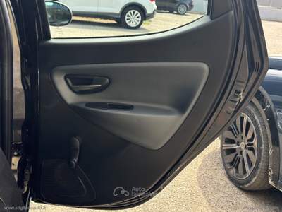 Lancia Ypsilon Ypsilon 1.2 69 CV 5p. GPL Ecochic Silver Nero usata Bernalda