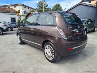 Lancia Ypsilon Ypsilon 1.2 69 CV Platinum Lilla usata Prato