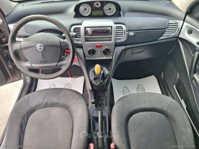 Lancia Ypsilon Ypsilon 1.2 69 CV Platinum Lilla usata Prato