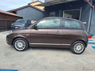 Lancia Ypsilon Ypsilon 1.2 69 CV Platinum Lilla usata Prato
