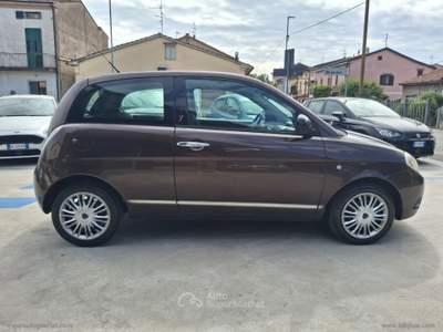 Lancia Ypsilon Ypsilon 1.2 69 CV Platinum Lilla usata Prato