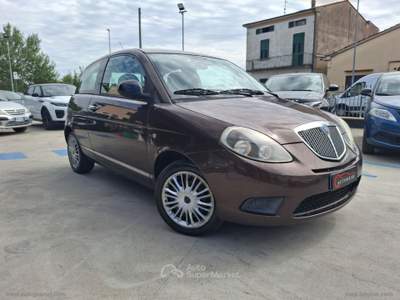 Lancia Ypsilon Ypsilon 1.2 69 CV Platinum Lilla usata Prato
