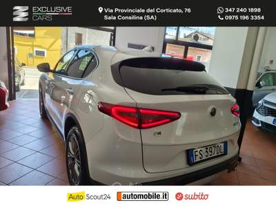 Alfa Romeo Stelvio Stelvio 2.2 T.diesel 210 CV AT8 Q4 Exec. Bianco usata Sala Consilina