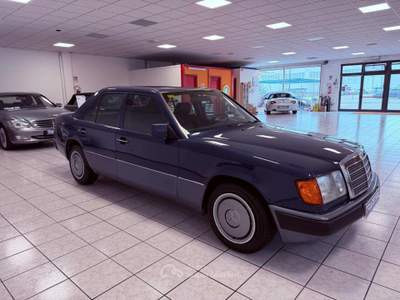 Mercedes-Benz Classe E 🟢 220E-16V cat ASI CLIMA Blu/Azzurro usata Marmirolo