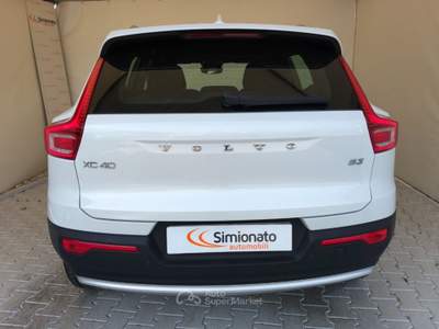 Volvo XC40 B3 automatico Core Bianco usata Resana