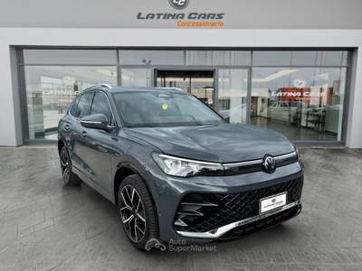 Volkswagen Tiguan 2.0 tdi R-Line 4motion 193cv dsg TETTO APRIBILE Grigio usata Latina