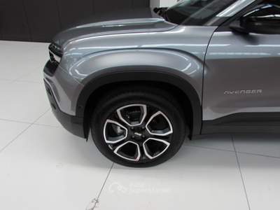 Jeep Avenger 1.2 Turbo 100 CV Summit KM.ZERO PELLE+TETTO AP Grigio usata Rho