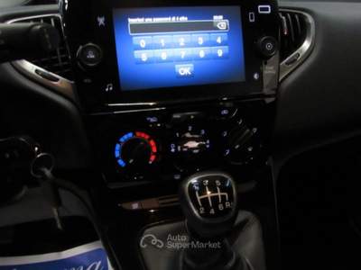 Lancia Ypsilon 1.0 FireFly 70cv 5 porte S&S Hybrid Ecochic Gold Nero usata Rho