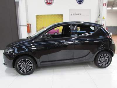 Lancia Ypsilon 1.0 FireFly 70cv 5 porte S&S Hybrid Ecochic Gold Nero usata Rho