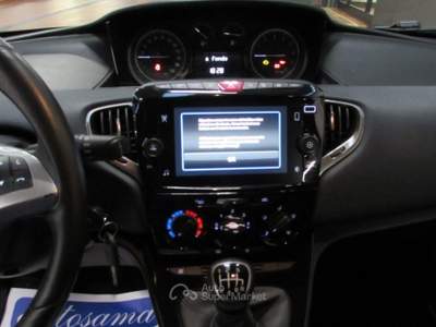 Lancia Ypsilon 1.0 FireFly 70cv 5 porte S&S Hybrid Ecochic Gold Nero usata Rho