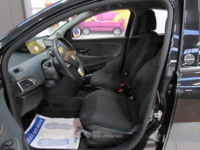 Lancia Ypsilon 1.0 FireFly 70cv 5 porte S&S Hybrid Ecochic Gold Nero usata Rho