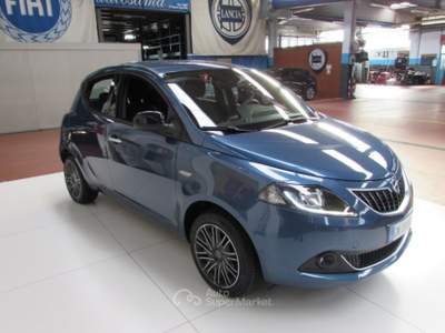 Lancia Ypsilon 1.0 FireFly 70cv 5 porte S&S Hybrid Gold Blu/Azzurro usata Rho