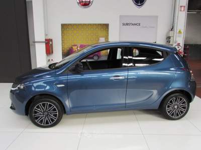 Lancia Ypsilon 1.0 FireFly 70cv 5 porte S&S Hybrid Gold Blu/Azzurro usata Rho