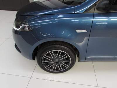 Lancia Ypsilon 1.0 FireFly 70cv 5 porte S&S Hybrid Gold Blu/Azzurro usata Rho