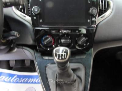 Lancia Ypsilon 1.0 FireFly 70cv 5 porte S&S Hybrid Gold Bianco usata Rho