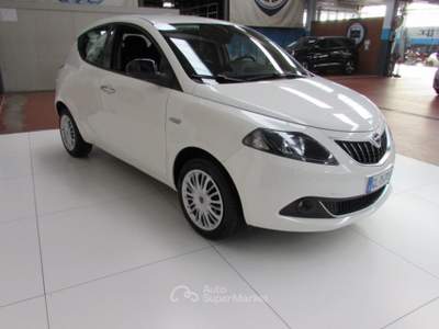 Lancia Ypsilon 1.0 FireFly 70cv 5 porte S&S Hybrid Gold Bianco usata Rho