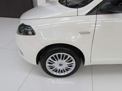 Lancia Ypsilon 1.0 FireFly 70cv 5 porte S&S Hybrid Gold Bianco usata Rho