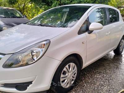Opel Corsa Ottime condizioni, catena sostituita, tagliandata usata Vairano Patenora
