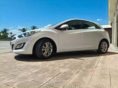 Hyundai i30 HYUNDAI I30 1.6 usata Trinitapoli
