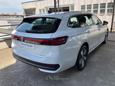 Volkswagen Passat 1.5 tsi ehybrid business 204cv dsg Bianco usata Assago